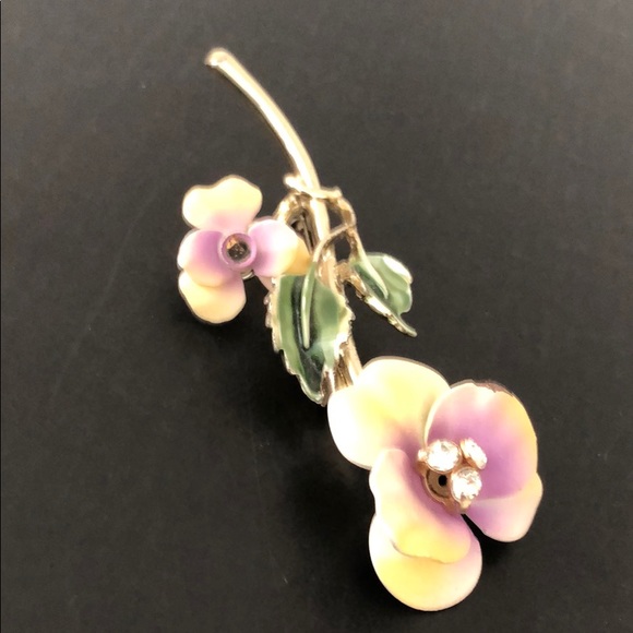 VINTAGE YELLOW & LILAC W/GREEN LEAF BROACH - Picture 7 of 9